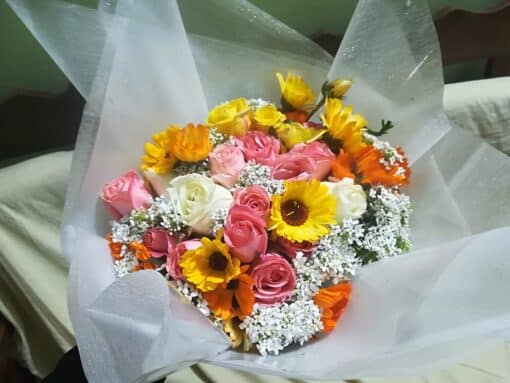 Elegant Flower Bouqet - Image 2